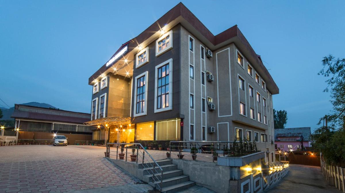 Готель Solar Residency, Srinagar Екстер'єр фото