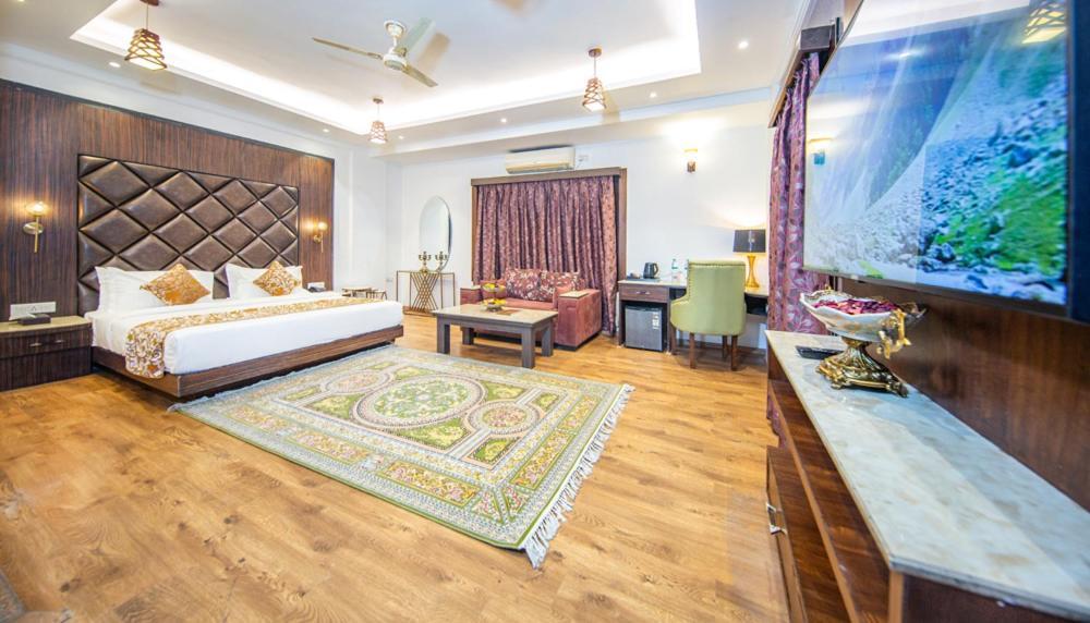 Готель Solar Residency, Srinagar Екстер'єр фото